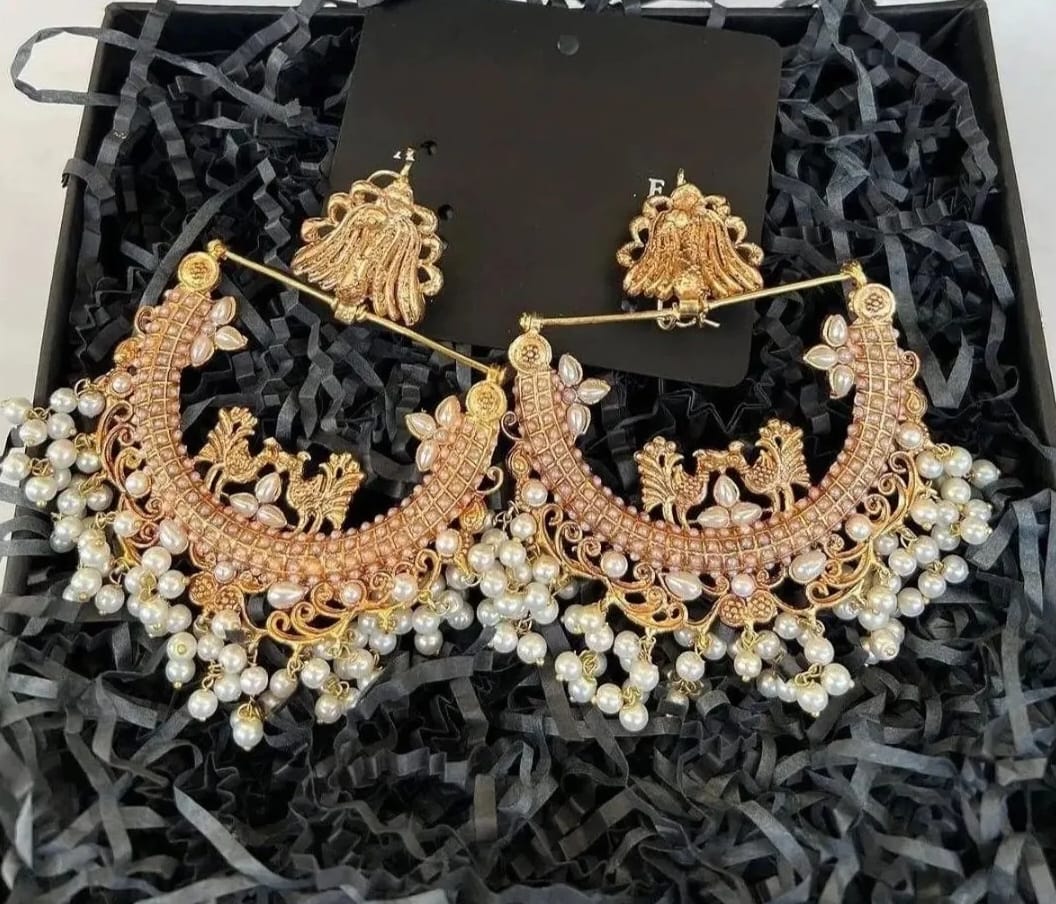 Traditonal Nath-style Chandbali