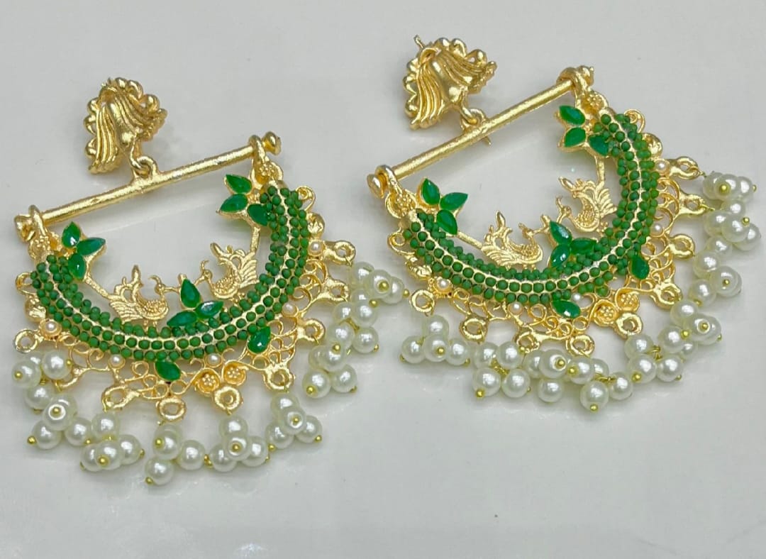 Traditonal Nath-style Chandbali